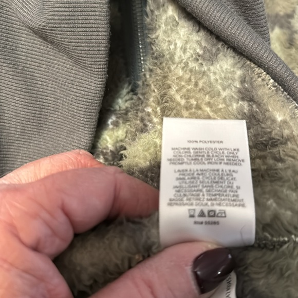 EXPRESS One Eleven Camouflage Hooded Jacket Faux Fur - Picture 9 of 10